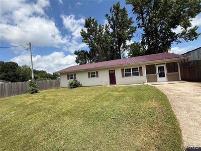 /international/us/124-county-road-306-poplar-bluff-mo-110108957376/