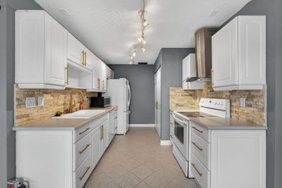 /international/us/3426-theo-way-west-palm-beach-fl-110100893881/