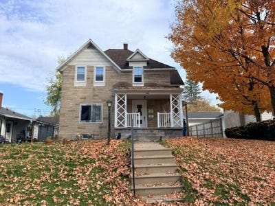 /international/us/409-pier-street-merrill-wi-110120581568/