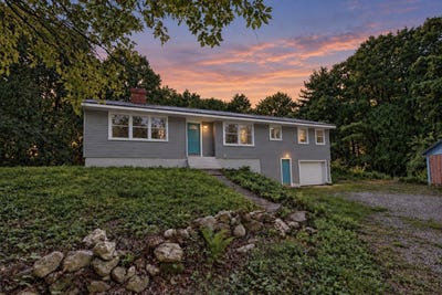 /international/us/60-white-rock-hill-road-bow-nh-110120055548/