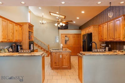 /international/us/106-e-hamilton-street-sheridan-mt-110105342944/
