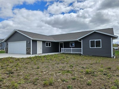 /international/us/118311-sunset-ridge-drive-stratford-wi-110096837183/