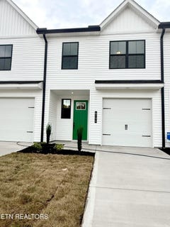 /international/us/8706-chapman-trace-way-knoxville-tn-110101053427/