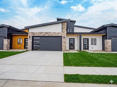 /international/us/246-sawgrass-drive-crown-point-in-110104023412/
