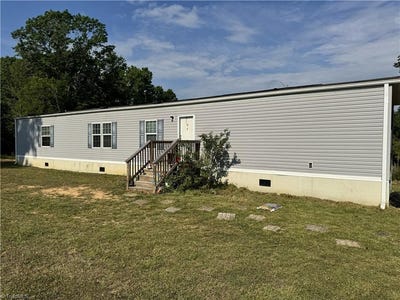 /international/us/3673-nc-highway-66-westfield-nc-110108192088/