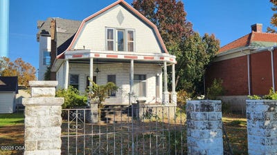 /international/us/111-w-walnut-street-columbus-ks-110103388343/