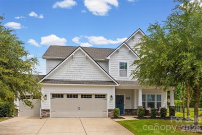 /international/us/3703-jacinta-court-tega-cay-sc-110108572687/