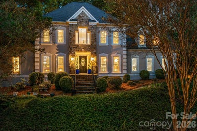 /international/us/861-kings-crossing-drive-concord-nc-110120745777/