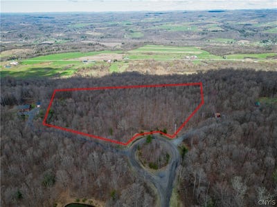 /international/us/20-twin-ponds-drive-newport-ny-110107509147/