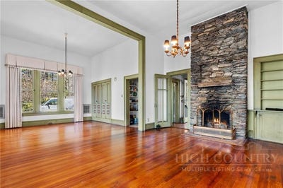 /international/us/334-chestnut-circle-blowing-rock-nc-110107733202/