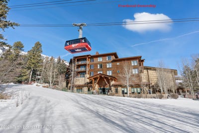 /international/us/3340-cody-lane-jackson-wy-110108754708/
