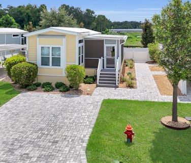 /international/us/12068-lakeshore-way-oxford-fl-110108848536/