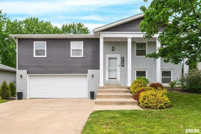 /international/us/2129-marigold-drive-pekin-il-110107751325/