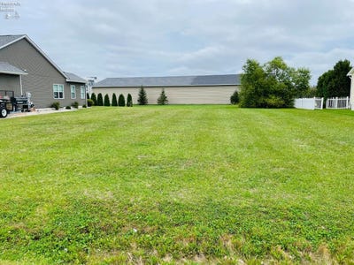 /international/us/2679-s-amherst-port-clinton-oh-110094879878/