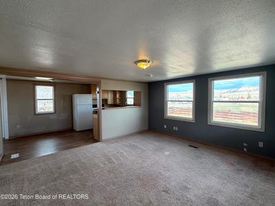 /international/us/411-w-4th-avenue-labarge-wy-110107461366/