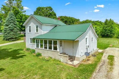 /international/us/2160-lilac-road-hillsdale-mi-110100318166/