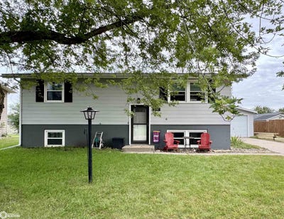/international/us/125-hillhaven-drive-forest-city-ia-110110228238/
