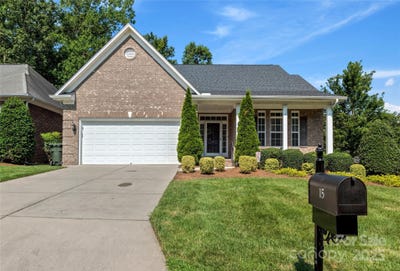/international/us/15-bluff-ridge-court-greensboro-nc-110100765063/