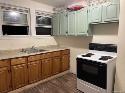/international/us/488-nassau-road-roosevelt-ny-110109140881/