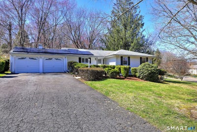 /international/us/28-grandview-drive-trumbull-ct-110107653041/