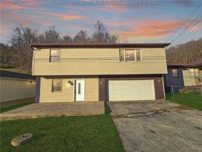 /international/us/172-dans-branch-rd-williamson-wv-110100965235/