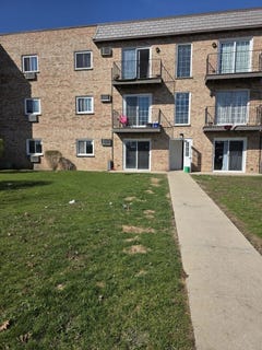 /international/us/161-w-elk-trail-carol-stream-il-110107604128/