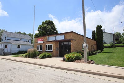 /international/us/713-railroad-avenue-lomira-wi-110100920034/