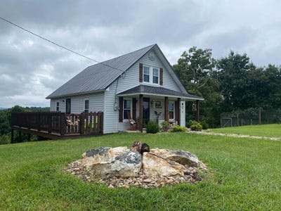 /international/us/3119-indian-valley-road-nw-radford-va-110101370132/?lang=es