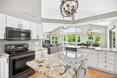 /international/us/57-lakeland-lane-sunrise-beach-mo-110108302233/