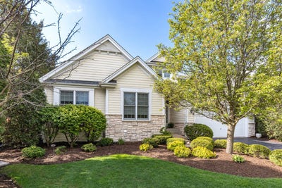 /international/us/2701-w-walnut-court-woodridge-il-110107723341/