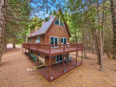 /international/us/7976-w-cedar-drive-forestville-wi-110107265120/