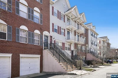 /international/us/48-cornerstone-lane-newark-nj-110106692226/