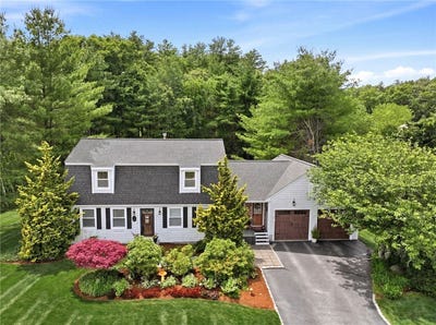 /international/us/8-pineridge-drive-smithfield-ri-110108977128/