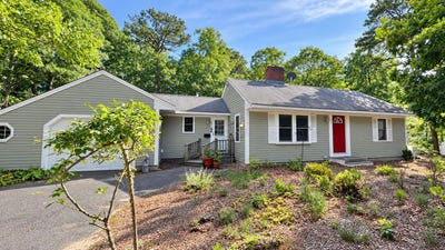 /international/us/165-kingsbury-beach-road-eastham-ma-110110273009/