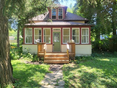 /international/us/103-center-street-fox-river-grove-il-110109275587/