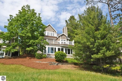 /international/us/4-chimney-ridge-glen-arbor-mi-110108694272/