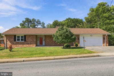 /international/us/130-martin-avenue-ephrata-pa-110119985819/