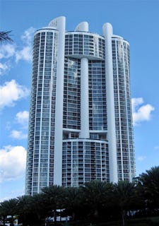 /international/us/18201-collins-avenue-sunny-isles-beach-fl-110107280478/