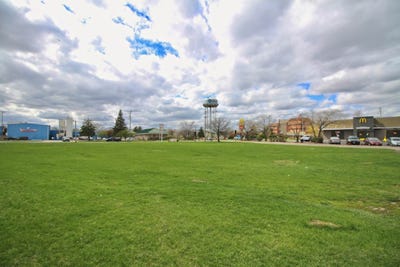 /international/us/127-s-blackhawk-boulevard-south-beloit-il-110066716652/