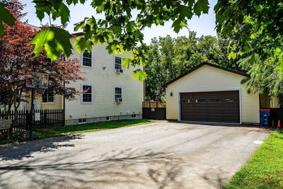 /international/us/16-oak-street-fairhaven-ma-110100780409/