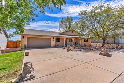 /international/us/404-bella-lane-canon-city-co-110110335958/