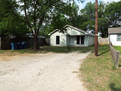 /international/us/747-luther-ln-gun-barrel-city-tx-110108388444/