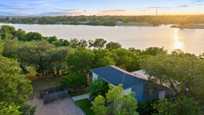 /international/us/408-front-street-marble-falls-tx-110095839431/