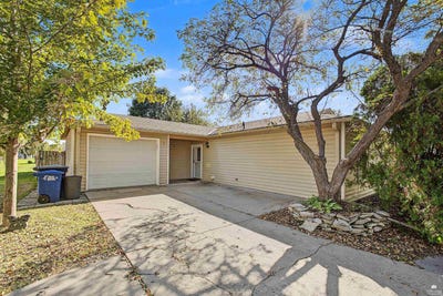 /international/us/2413-buttonwood-drive-manhattan-ks-110120466494/