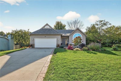 /international/us/2084-parkview-lane-woodbury-mn-110105959370/