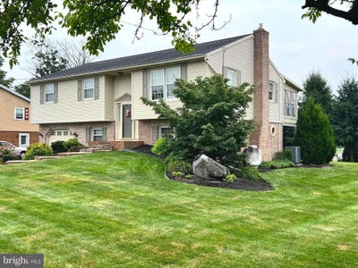 /international/us/2402-mount-pleasant-road-mount-joy-pa-110101539165/