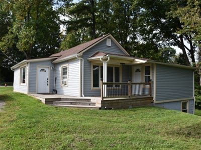 /international/us/1228-morgan-street-meadville-pa-110120038649/