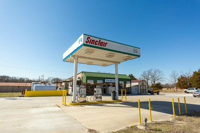 /international/us/784-e-state-highway-215-dadeville-mo-110098436558/