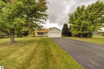 /international/us/11222-blackman-road-kingsley-mi-110104439657/