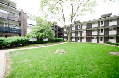 /international/us/4718-russett-lane-skokie-il-110108342065/